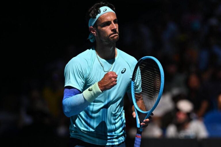 Australian Open, Musetti domina Fritz e si regala Djokovic ai quarti
