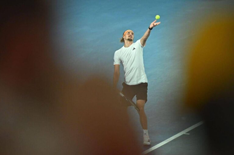 Australian Open, Zverev batte Tien e va in semifinale