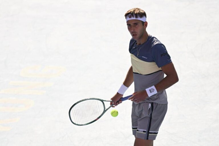 Australian Open, festa argentina per Etcheverry: i cori a Melbourne