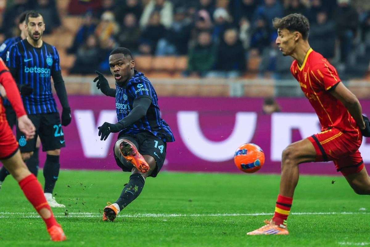 Bonny cade in area, ma Veiga colpisce il pallone: ‘giallo’ rigore in Inter-Lecce