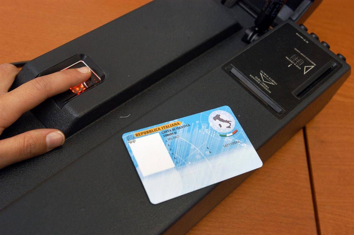 Carta d’Identità Elettronica al posto dello Spid? Come utilizzarla e come recuperare codici Pin e Puk