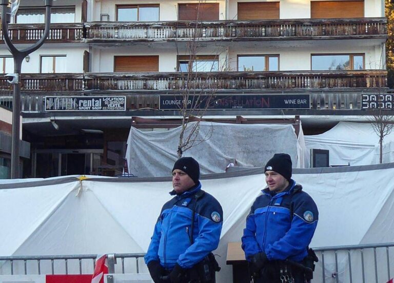 Crans-Montana, Comune ammette: “Carenze in controlli bar Le Constellation”. I proprietari: “Collaboriamo con inquirenti”