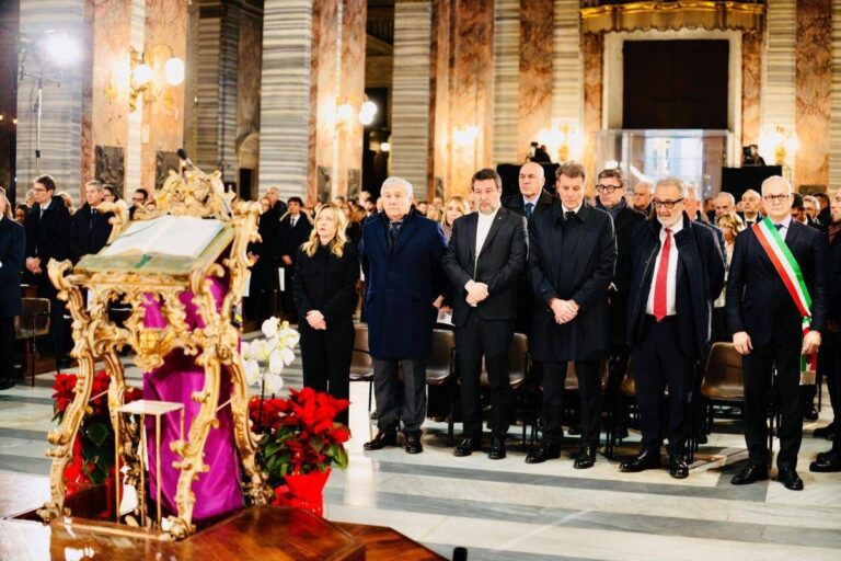 Crans-Montana, Meloni, i ministri e le opposizioni alla messa a Roma per le vittime