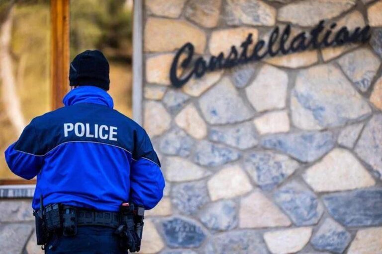 Crans-Montana, l’indagine sulla strage: l’uscita di emergenza era chiusa a chiave