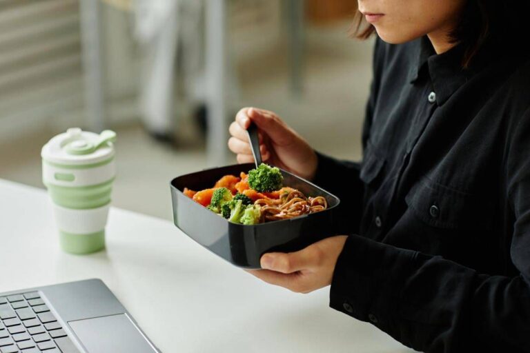 Digiuno intermittente ‘non basta’, le regole del nutrizionista