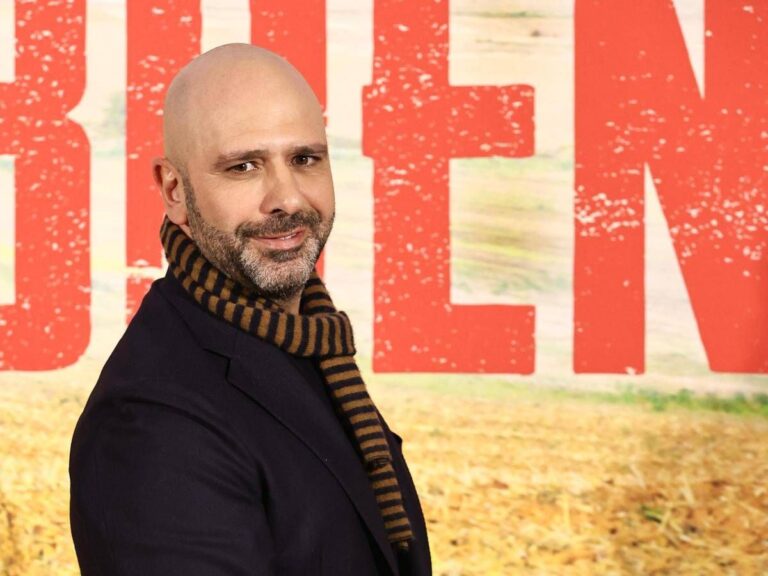 Effetto Zalone, i medici: “Dopo il film ‘Buen Camino’ boom di richieste di visite per la prostata”