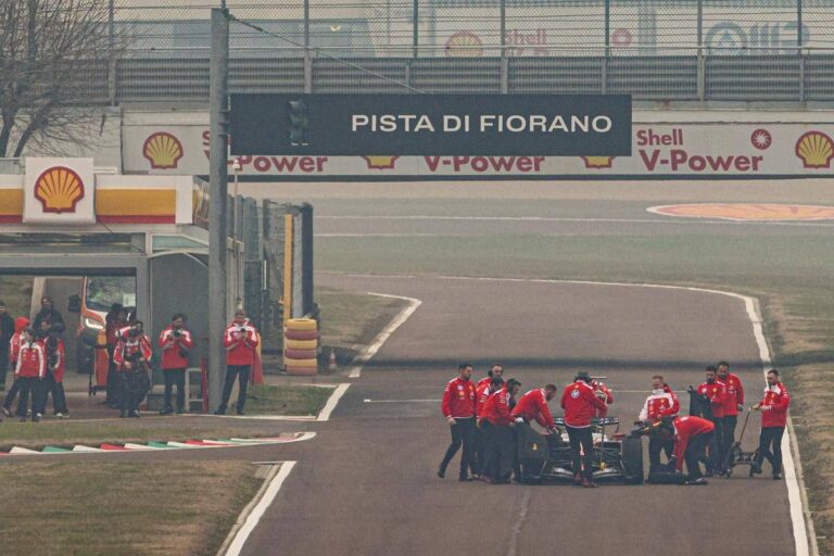 Ferrari, subito problemi con la SF-26? Hamilton si ferma nel test a Fiorano, cos’è successo