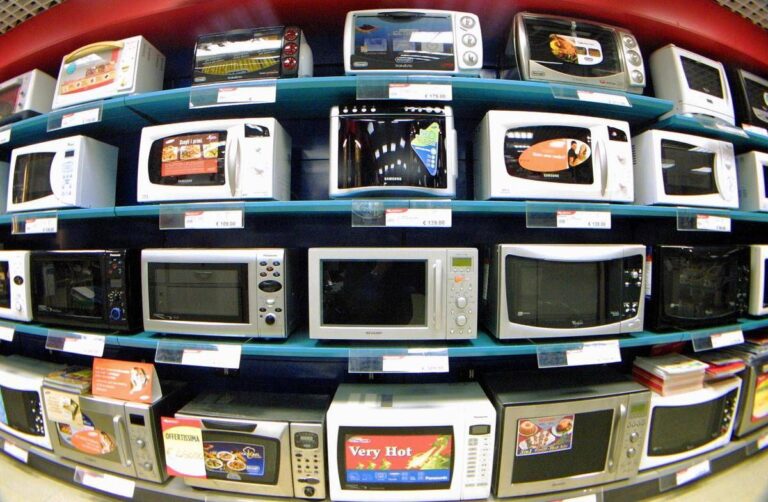 Forno a microonde, fa male alla salute? La verità sulle radiazioni