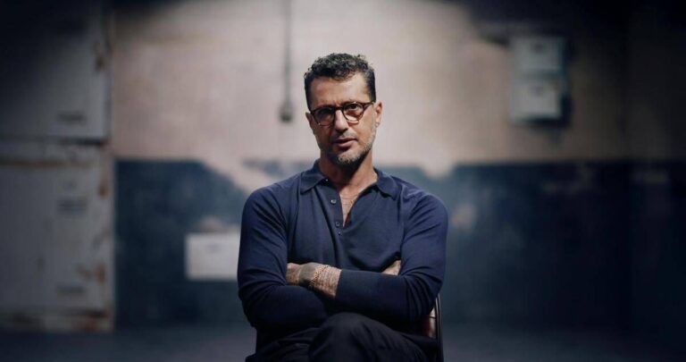 La storia di Fabrizio Corona da oggi in una docu-serie su Netflix: “Io sono notizia”