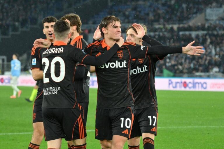 Lazio-Como 0-3, Fabregas vola al sesto posto e l’Olimpico fischia – Rivivi la partita