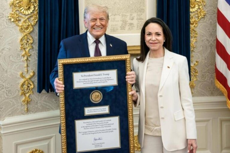 Machado: “Ho dato Nobel a Trump perché se lo merita”. Ma il web lo prende in giro