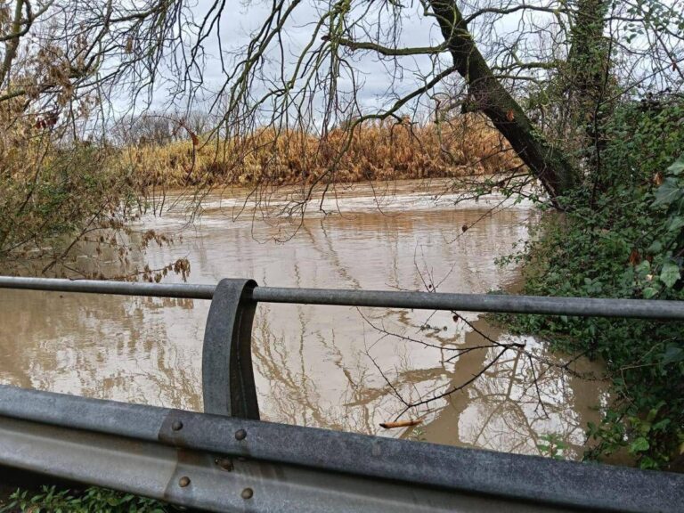 Maltempo Roma, esonda Aniene e chiusa via Tiburtina. Domani scuole aperte