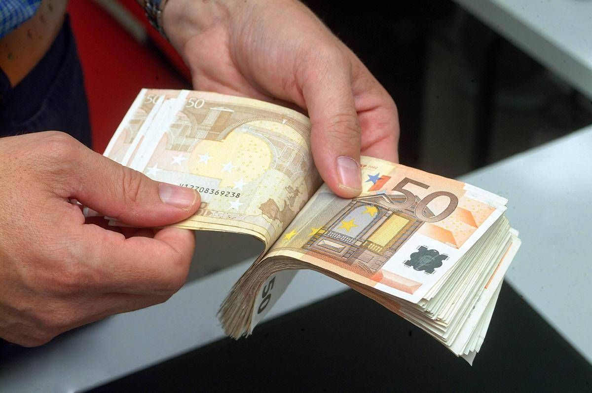 Manovra, banche e assicurazioni le più colpite: arriva il ‘contributo’ di 12 miliardi
