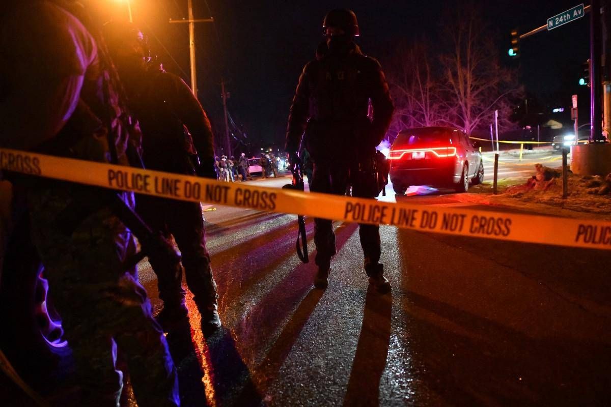 Minneapolis, nuove tensioni: agente spara e ferisce un immigrato durante controllo