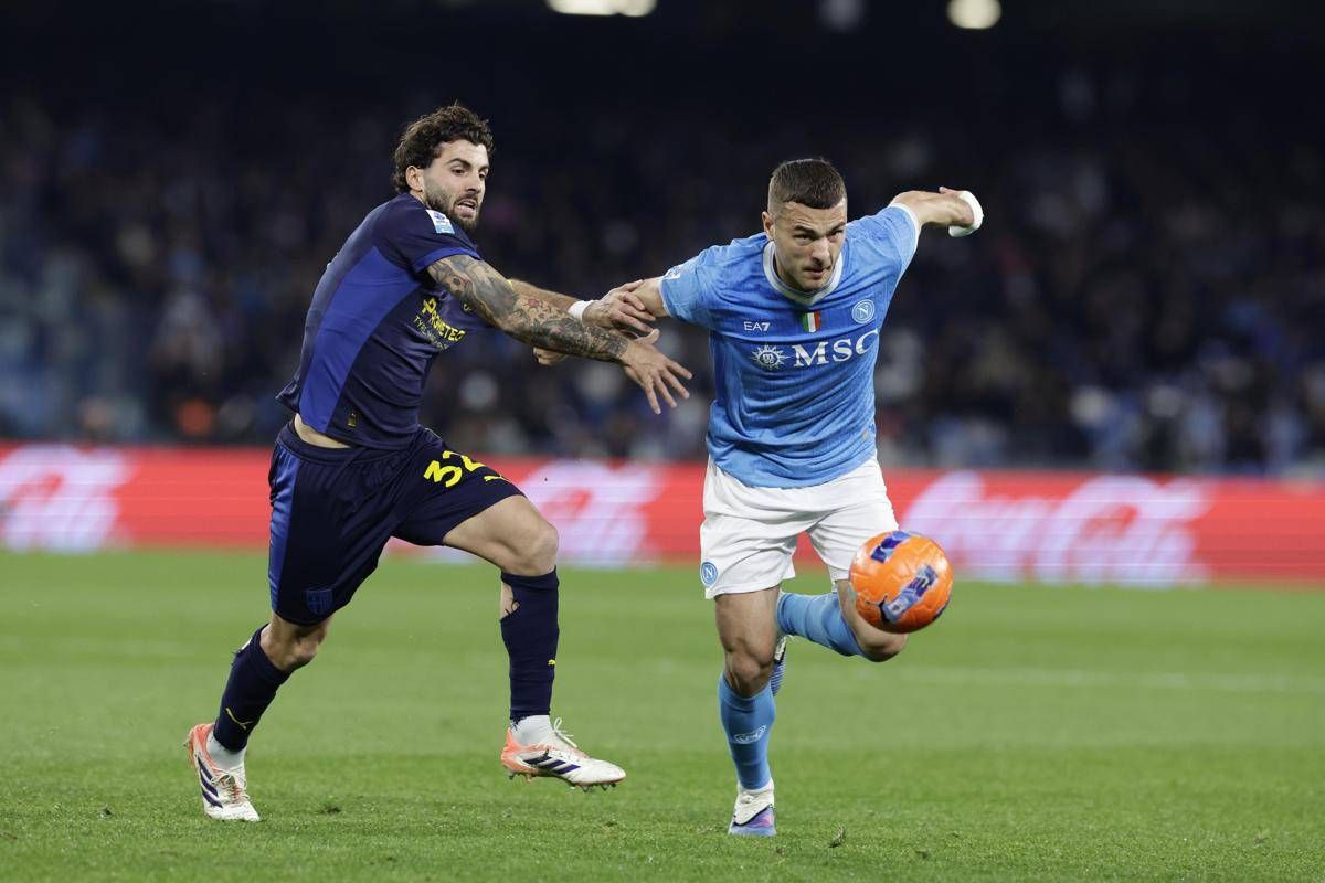 Napoli-Parma 0-0, Cuesta ferma Conte al Maradona