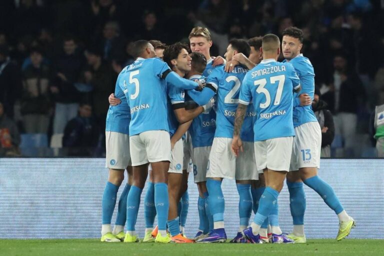 Napoli-Sassuolo 1-0, Conte aggancia il secondo posto con Lobotka