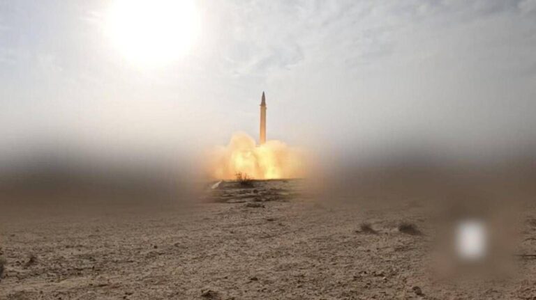 Oreshnik, Russia attacca Ucraina con super missile che può colpire il cuore dell’Europa
