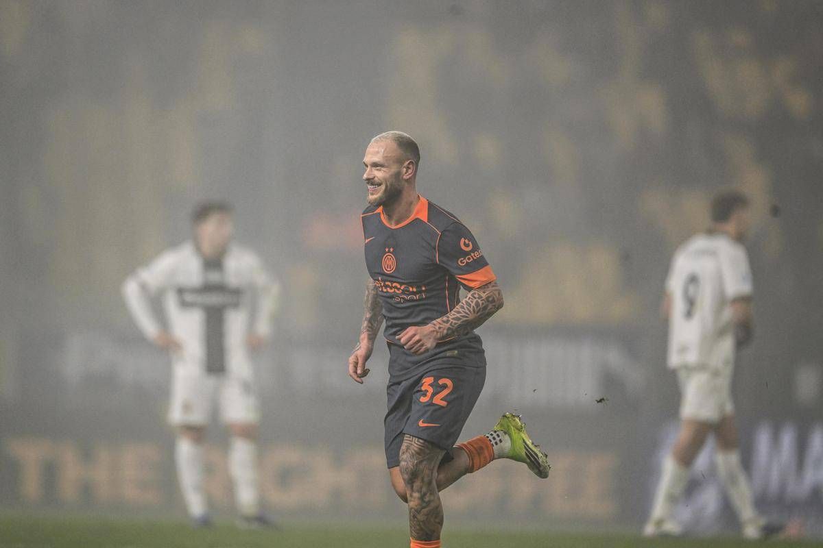 Parma-Inter 0-2, i nerazzurri allungano in vetta. Lazio-Fiorentina 2-2, botta e risposta ‘di rigore’ allo scadere