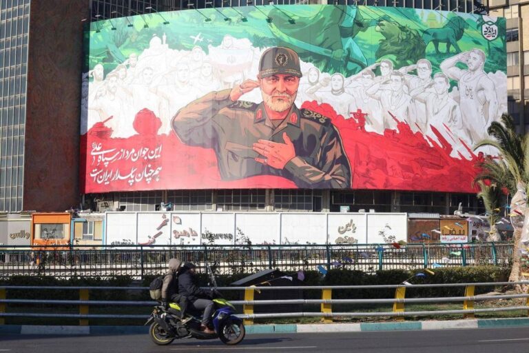 Proteste in Iran, Trump: “Usa pronti a intervenire”. Teheran risponde: “Stia attento”