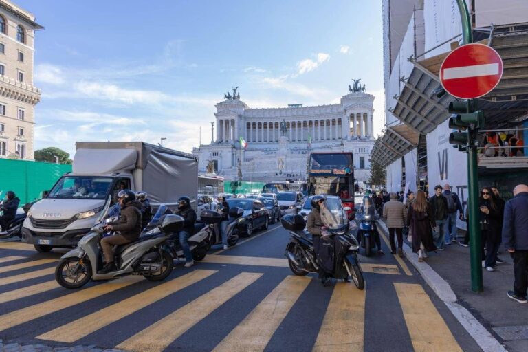 Roma, nasce ‘Zona 30’: limite 30 km orari in Ztl centro storico