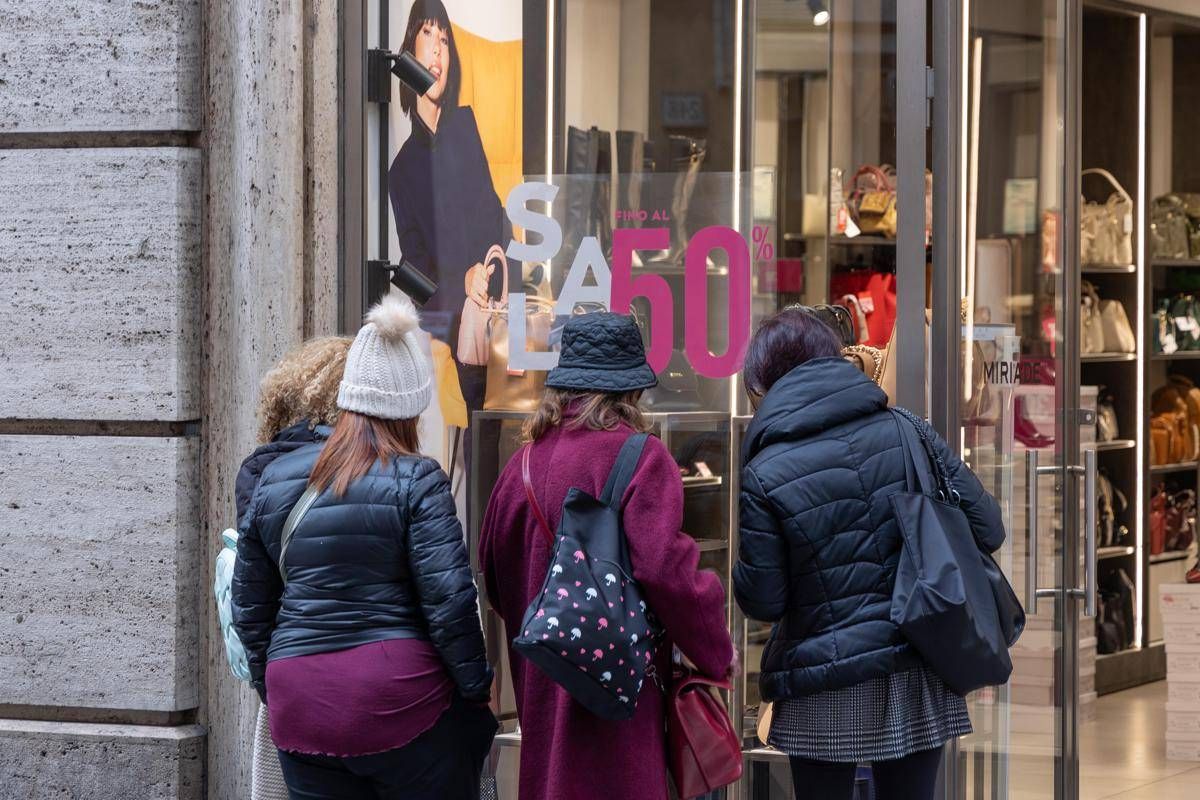 Saldi, al via il 2 gennaio in Valle d&rsquo;Aosta e dal 3 nel resto d&rsquo;Italia
