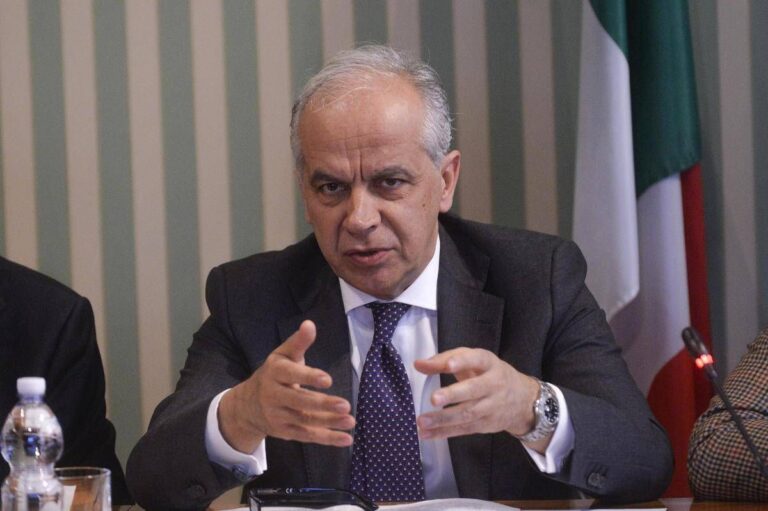 Sicurezza, Gasparri: “Supportiamo Piantedosi, suoi provvedimenti esemplari”. Le reazioni all’intervista Adnkronos