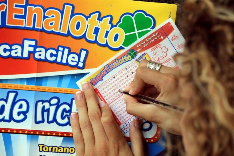 Superenalotto, numeri combinazione vincente oggi 9 gennaio
