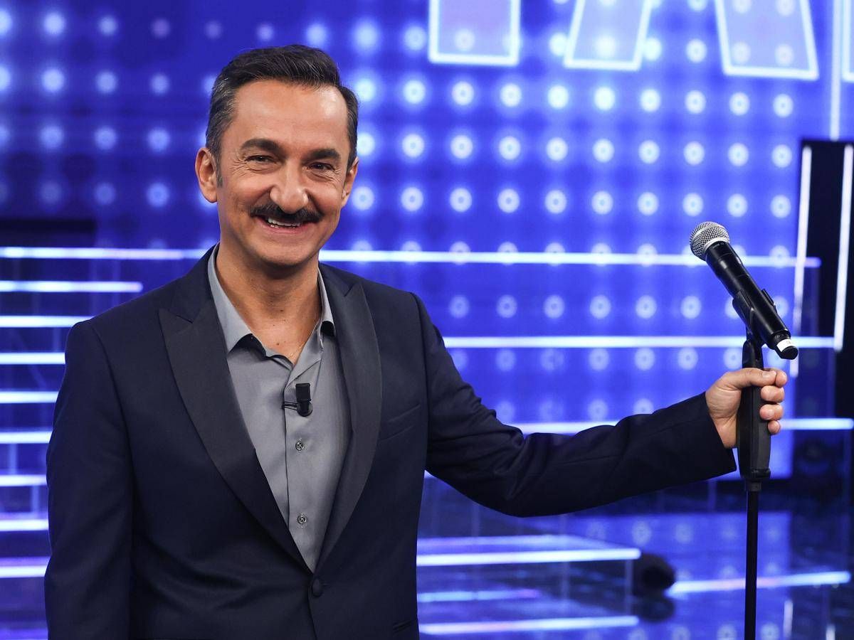 Tali e Quali, stasera venerdì 16: ospiti e anticipazioni