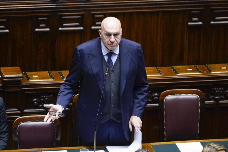 Ucraina, Crosetto su proroga aiuti a Kiev: “Qualcuno se ne vergogna, io ne sono fiero”