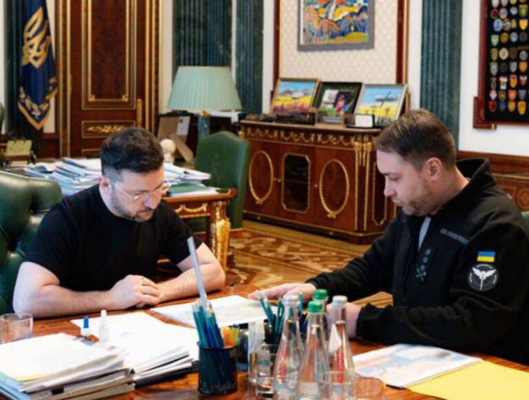 Ucraina, Zelensky sceglie Budanov: il capo dell’intelligence guiderà l’ufficio del presidente