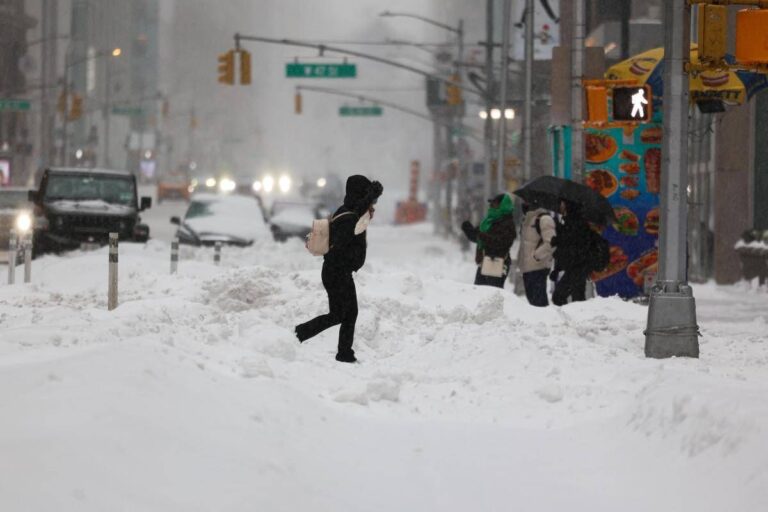 Usa, almeno 7 morti per la tempesta invernale: 860mila persone senza elettricità