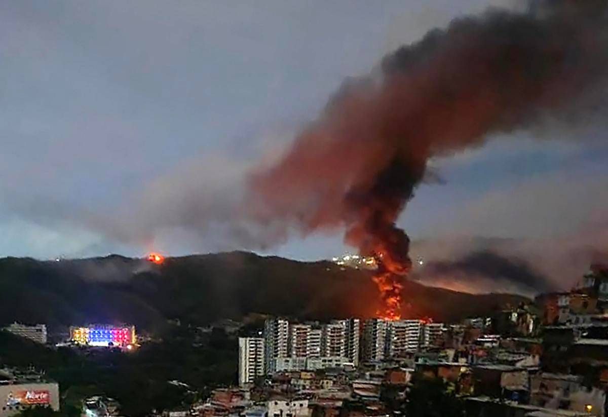 Venezuela, attacco Usa a Caracas. Trump: “Maduro e la moglie sono stati catturati”