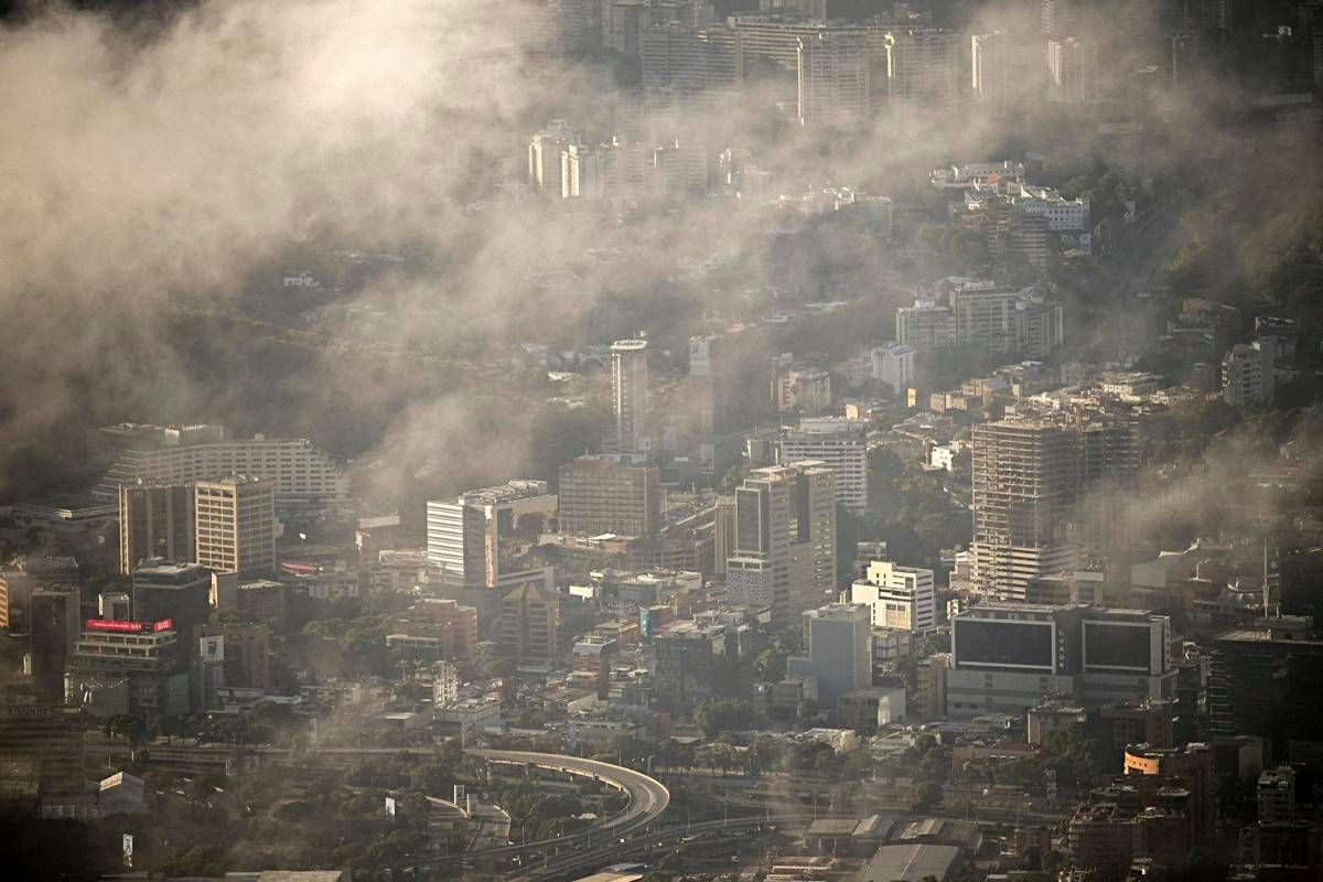Venezuela, italiani a Caracas sotto choc: “Casa tremava per esplosioni. C’è paura di festeggiare”