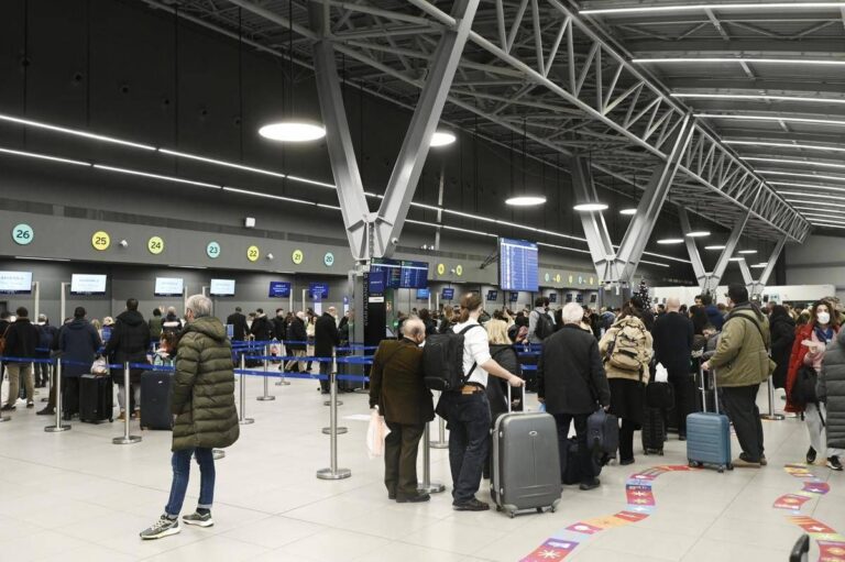 Voli cancellati in Egitto e nello Yemen, 680 turisti italiani bloccati
