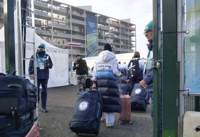 Hockey donne, quattro finlandesi contagiate da virus prima del match contro il Canada. Cos’è successo